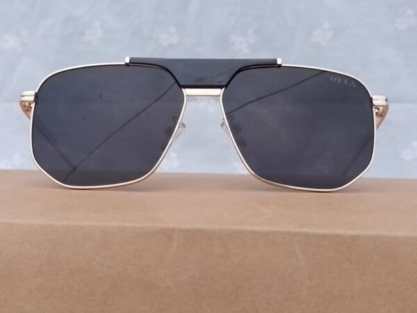 Wraparound sunglasses for men, perfect for sports and outdoor use
