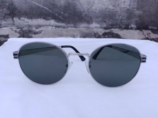 Classic black round frame male glasses in Pakistan