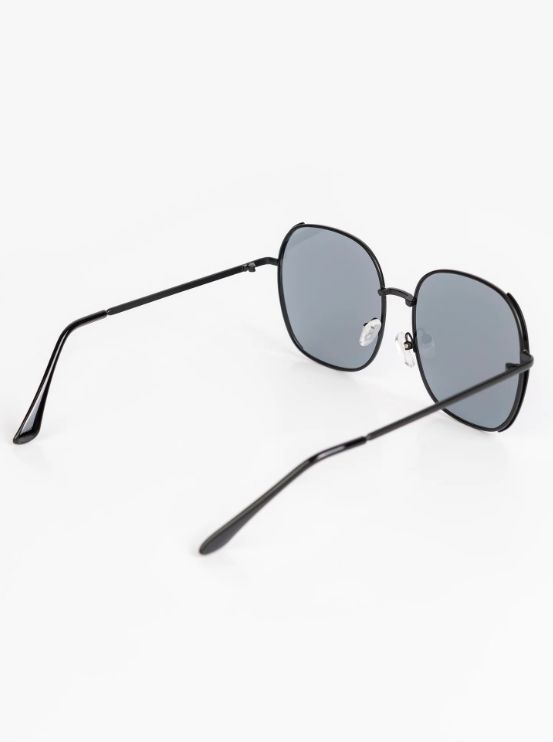 Octagonal Sunglasses with Black Frame and Lenses for Men & Women - Image 4