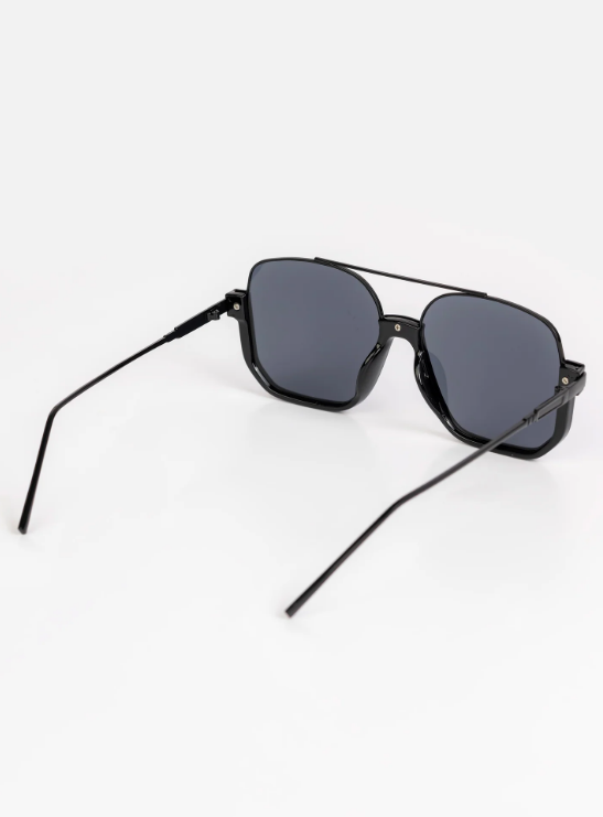 Oversized Square Black Sunglasses for Men & Women | UV400 Protection | Trendy Fashion Eyewear in Pakistan - Image 8