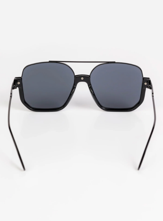 Oversized Square Black Sunglasses for Men & Women | UV400 Protection | Trendy Fashion Eyewear in Pakistan - Image 9